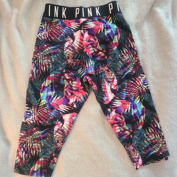 Tropical Print Cropped Ultimate Leggings - Picture 3 of 3